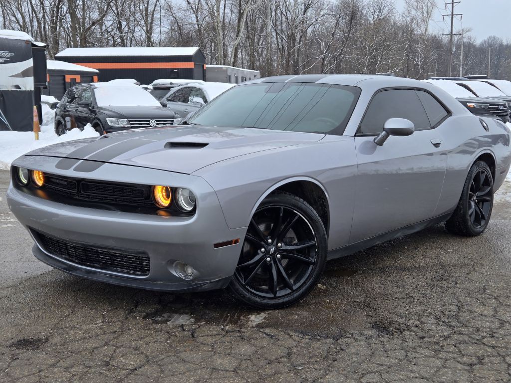 2017 Dodge Challenger Image 1