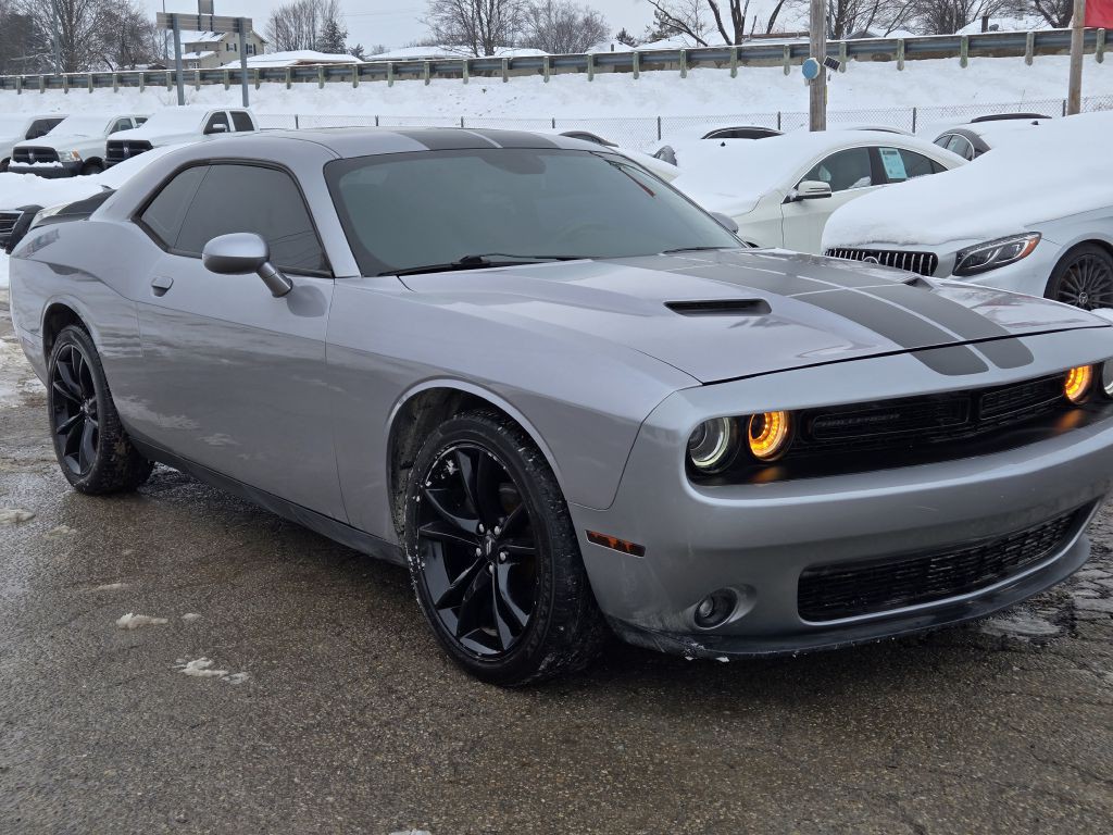 2017 Dodge Challenger Image 3