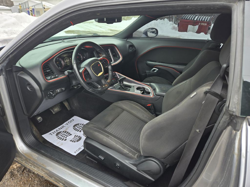 2017 Dodge Challenger Image 9