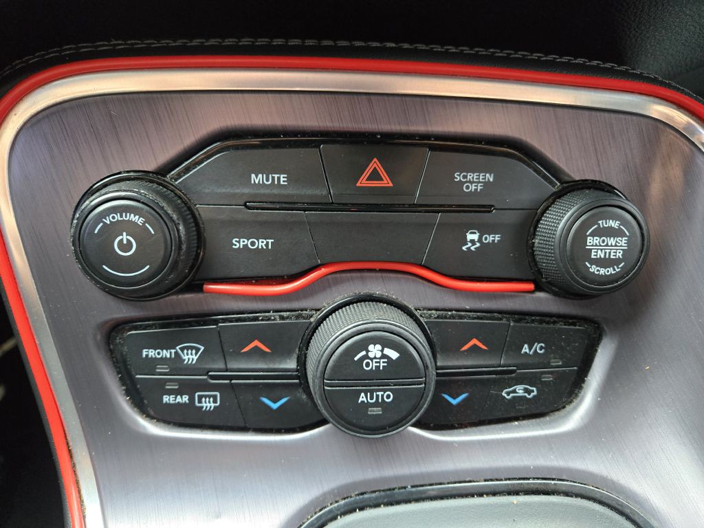 2017 Dodge Challenger Image 15