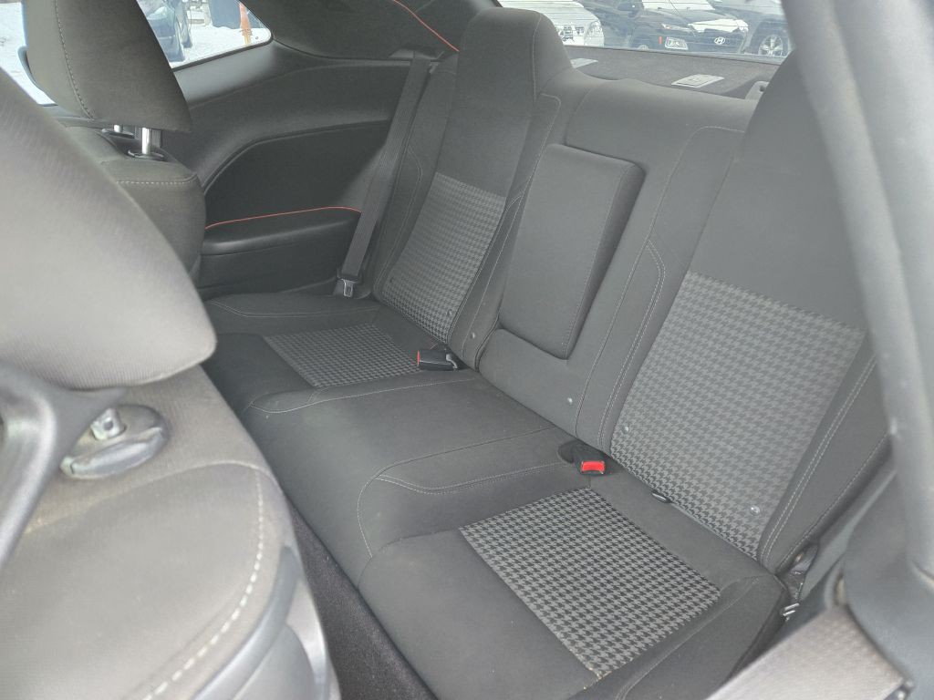 2017 Dodge Challenger Image 20