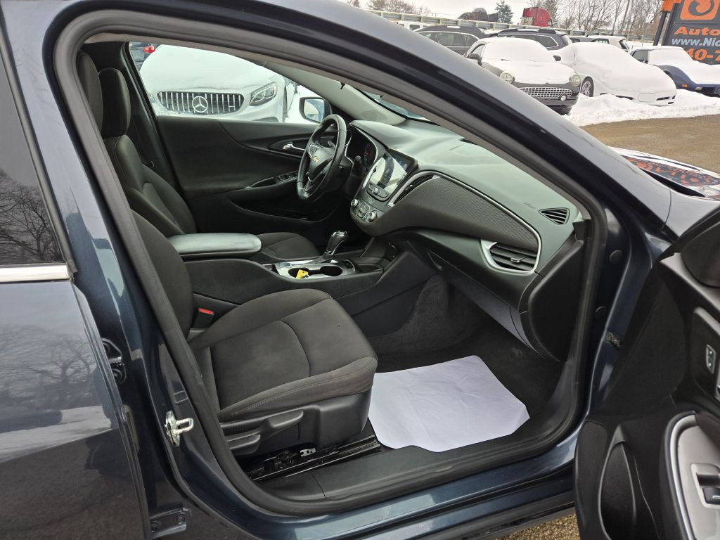 2020 Chevrolet Malibu Image 24