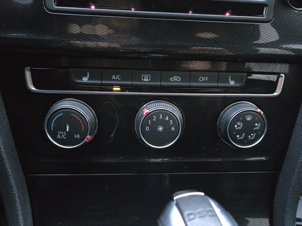 2016 Volkswagen GTI Image 18