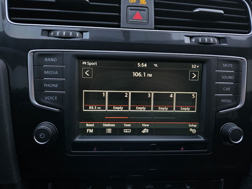 2016 Volkswagen GTI Image 19