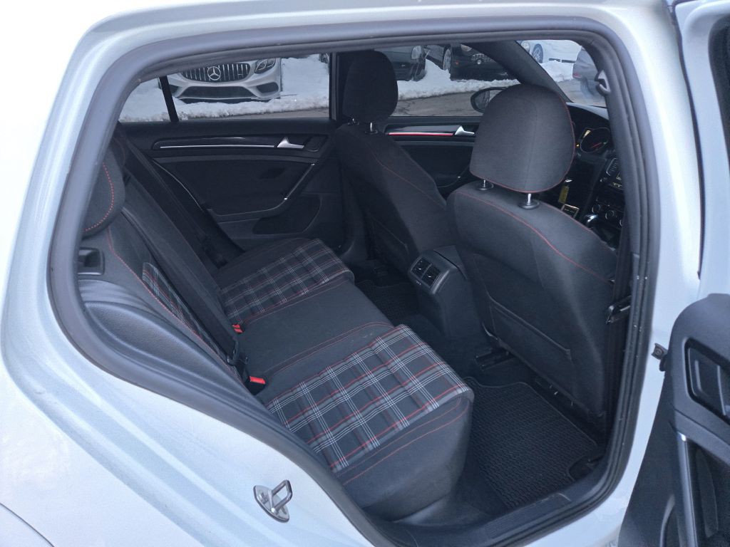 2016 Volkswagen GTI Image 22