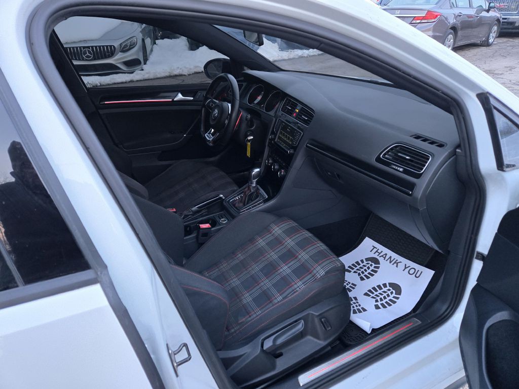 2016 Volkswagen GTI Image 23