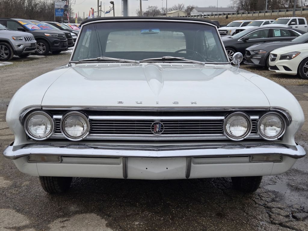 1962 Buick Skylark Image 2