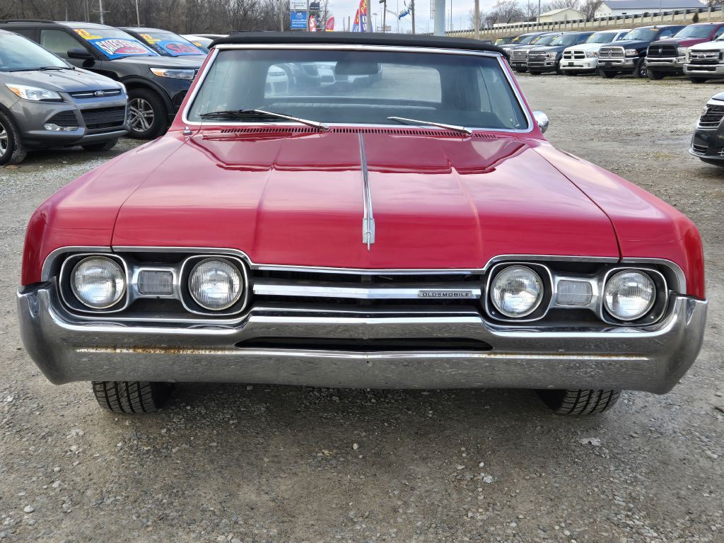 1967 Oldsmobile Cutlass Image 2