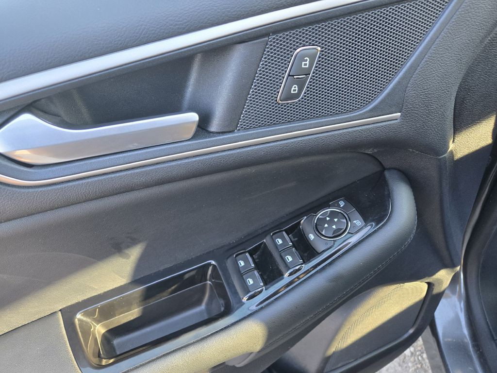 2020 Ford Edge Image 14