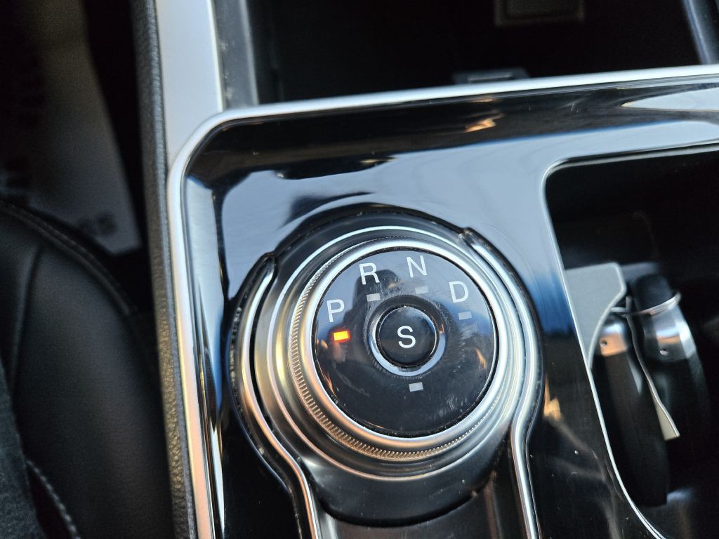 2020 Ford Edge Image 20