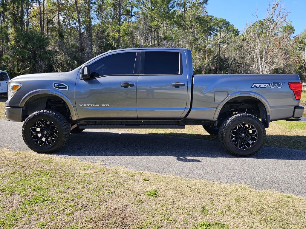 2017 Nissan Titan Image 2