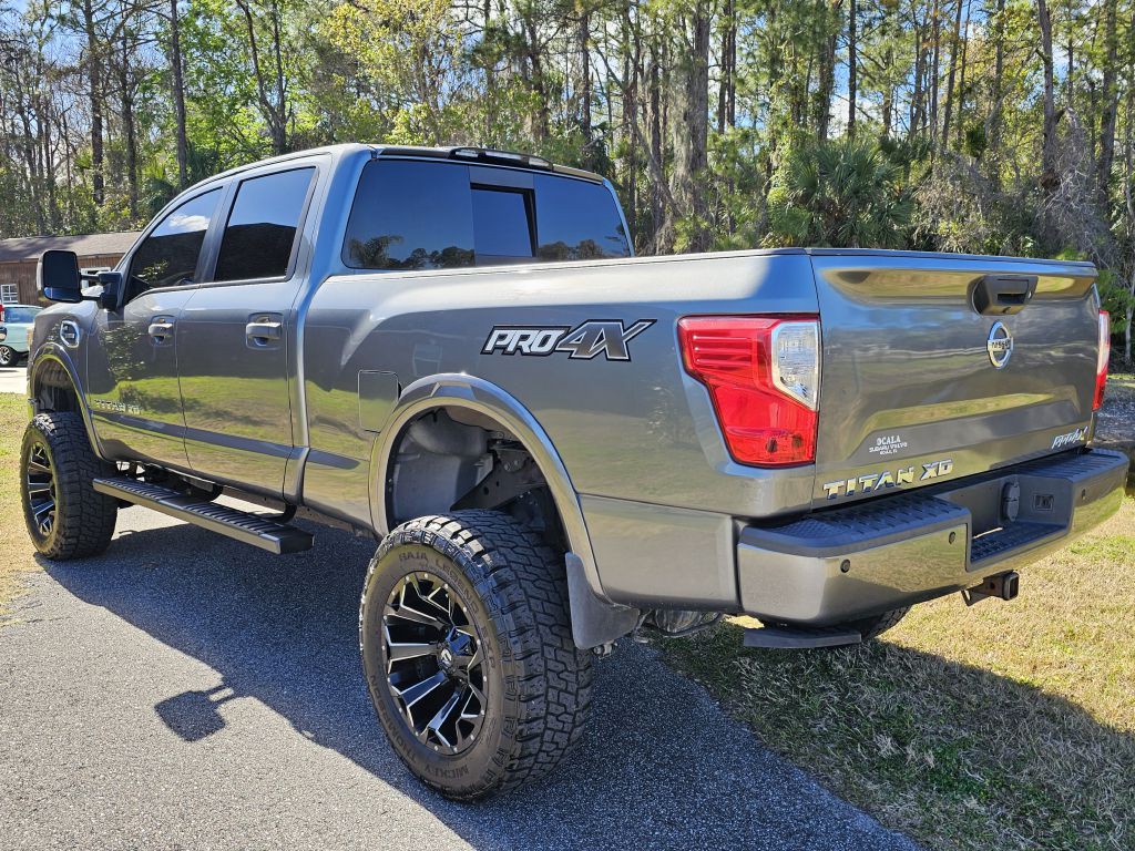 2017 Nissan Titan Image 3