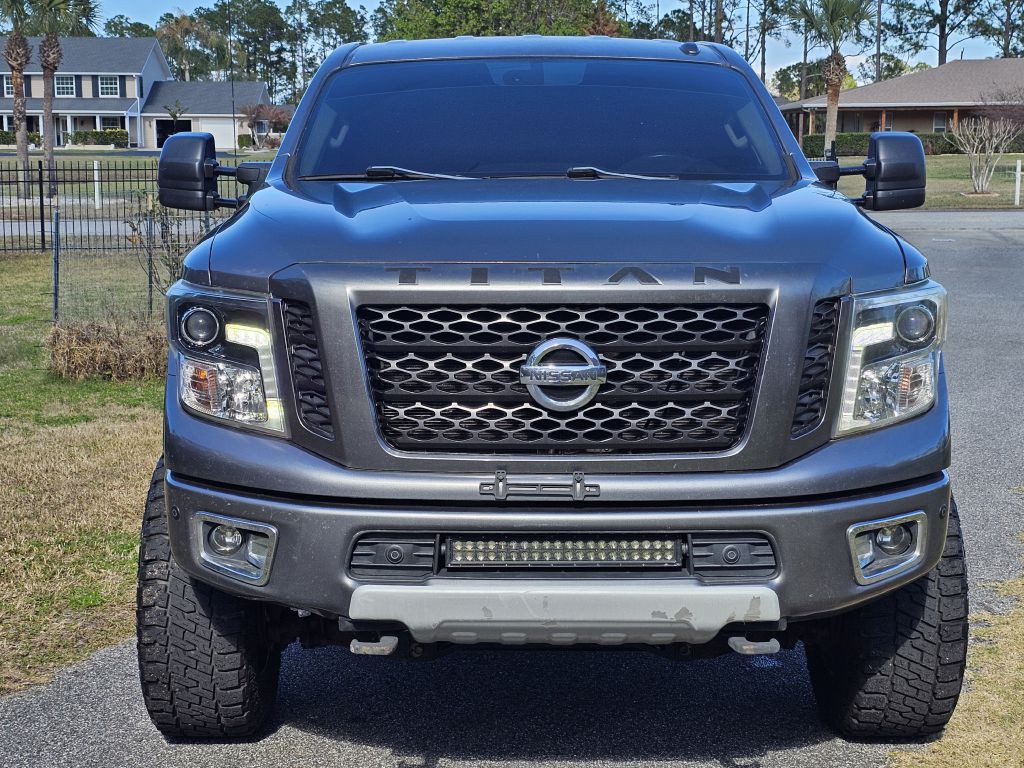 2017 Nissan Titan Image 8