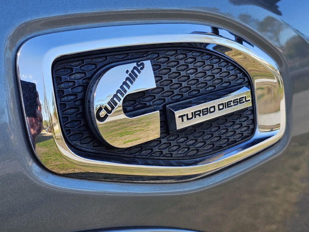 2017 Nissan Titan Image 9