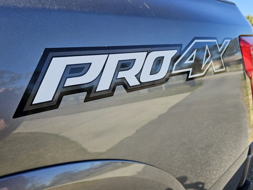 2017 Nissan Titan Image 11