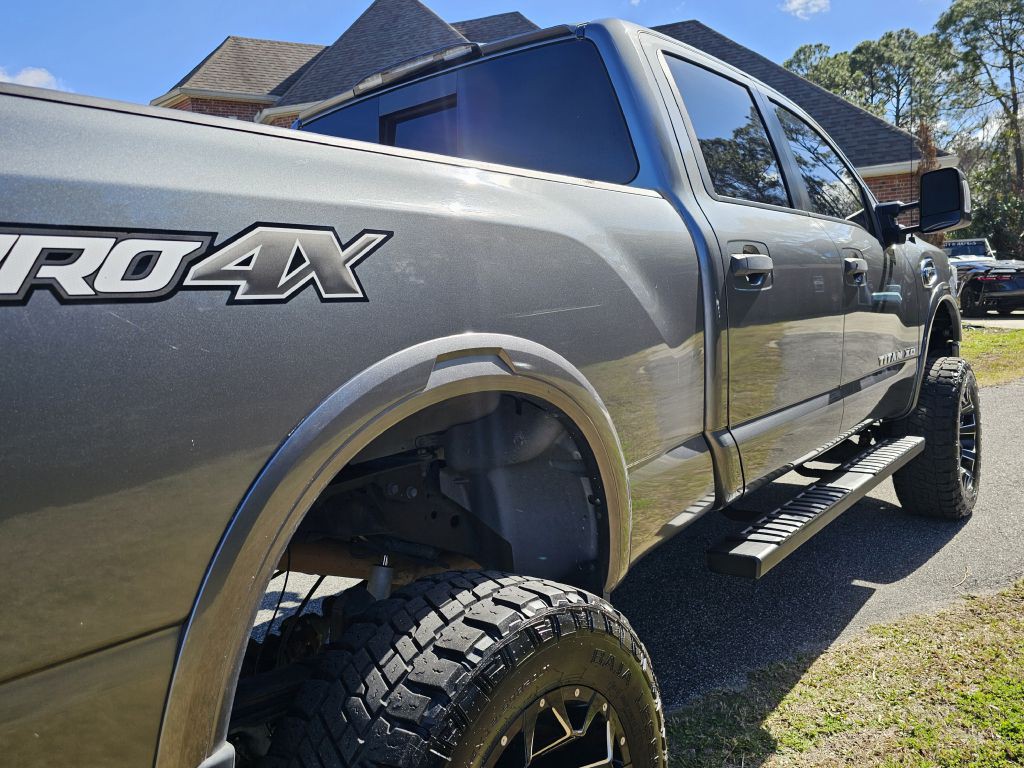 2017 Nissan Titan Image 13