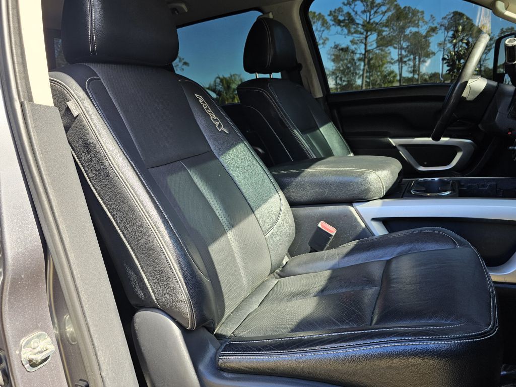 2017 Nissan Titan Image 22