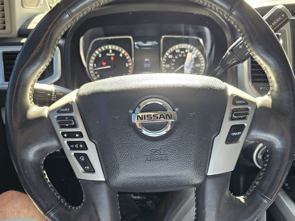 2017 Nissan Titan Image 33