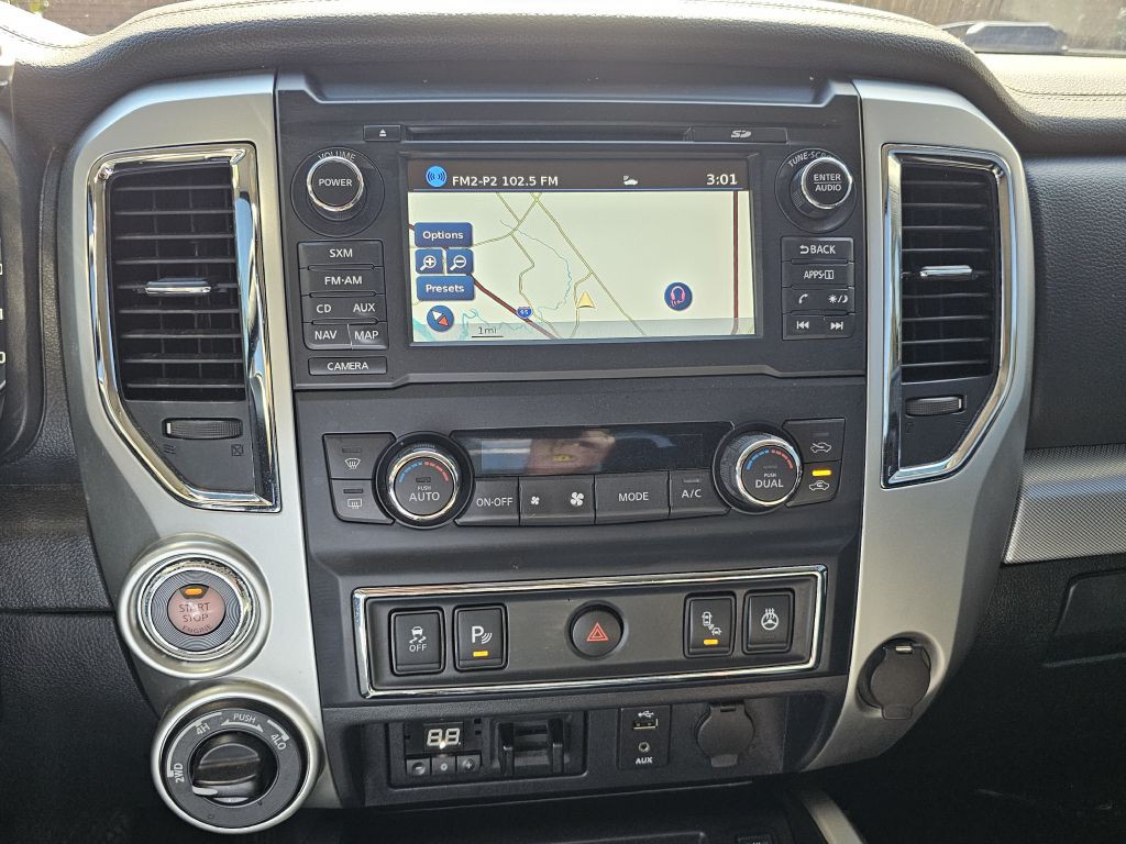 2017 Nissan Titan Image 38