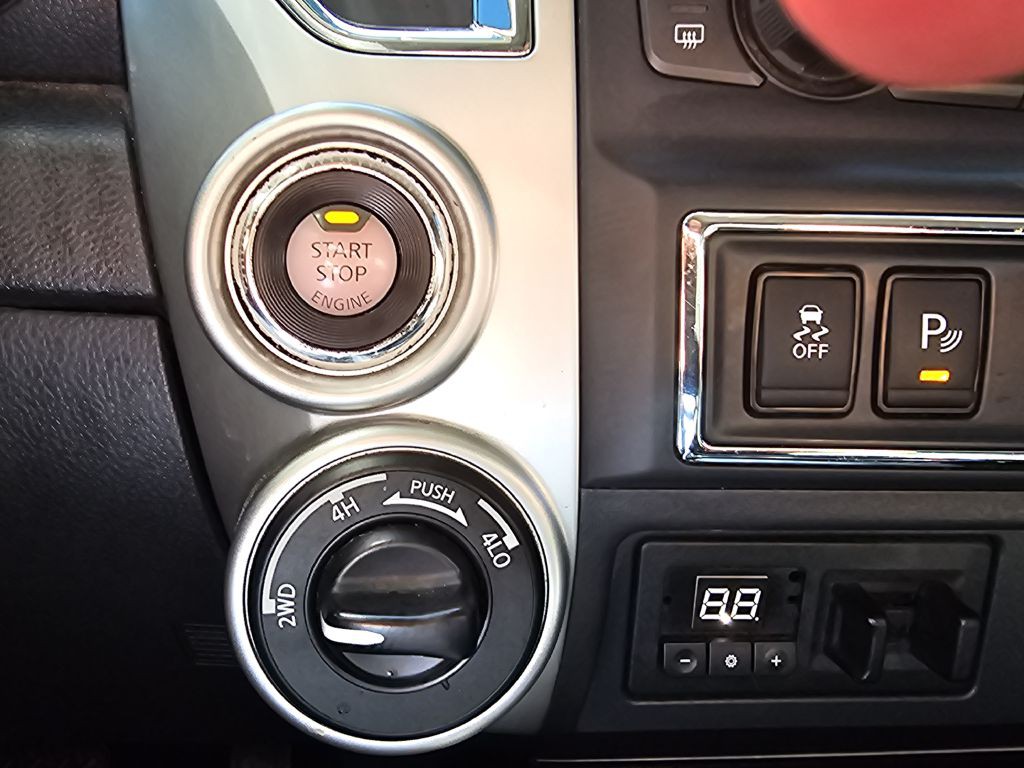 2017 Nissan Titan Image 42