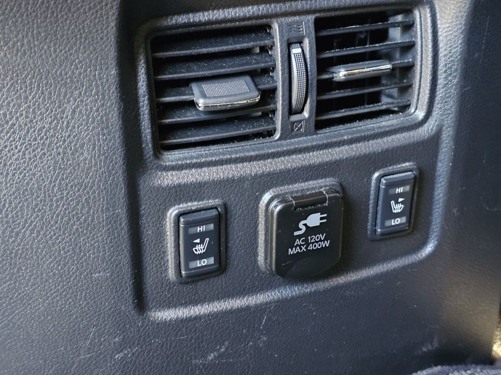 2017 Nissan Titan Image 45