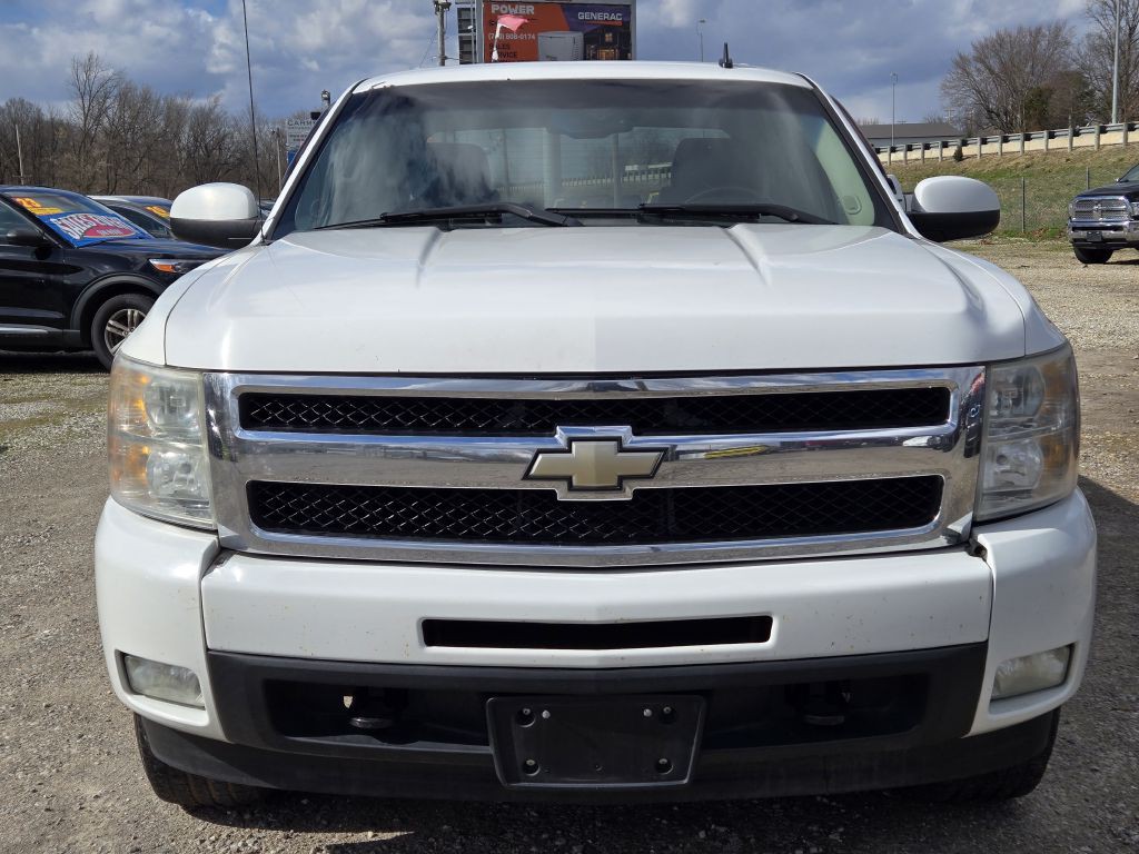 2010 Chevrolet Silverado 1500 Image 2