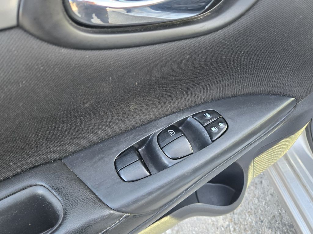 2017 Nissan Sentra Image 13