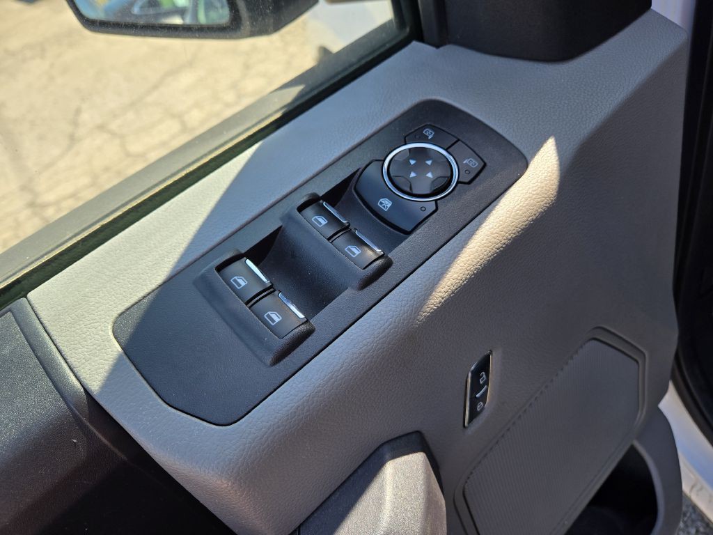 2017 Ford F-150 Image 17