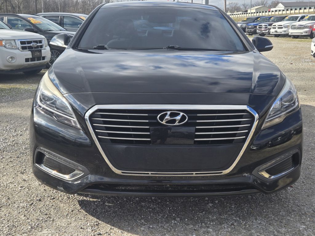 2017 Hyundai Sonata Image 2