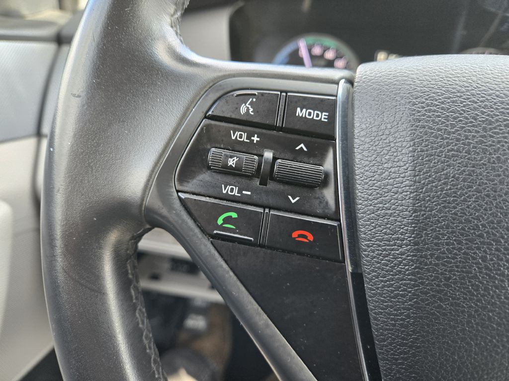 2017 Hyundai Sonata Image 17