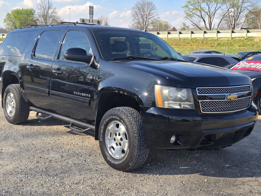 2012 Chevrolet Suburban Image 3
