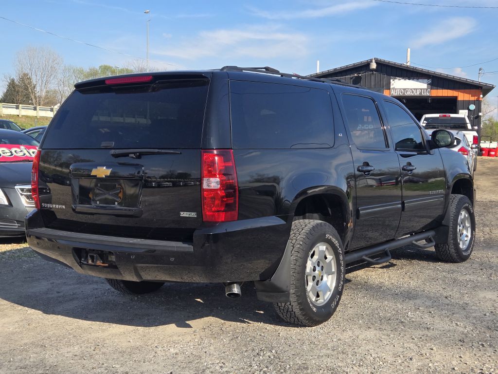 2012 Chevrolet Suburban Image 5