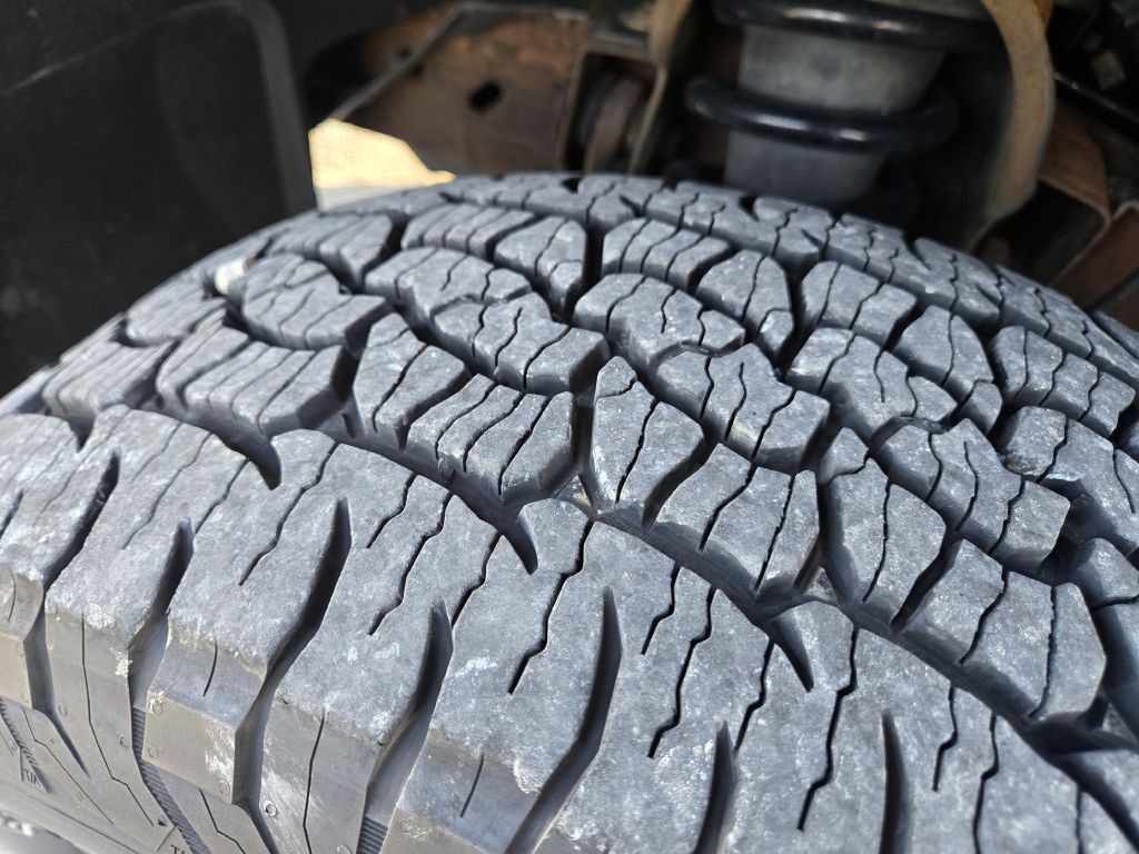 2012 Chevrolet Suburban Image 11