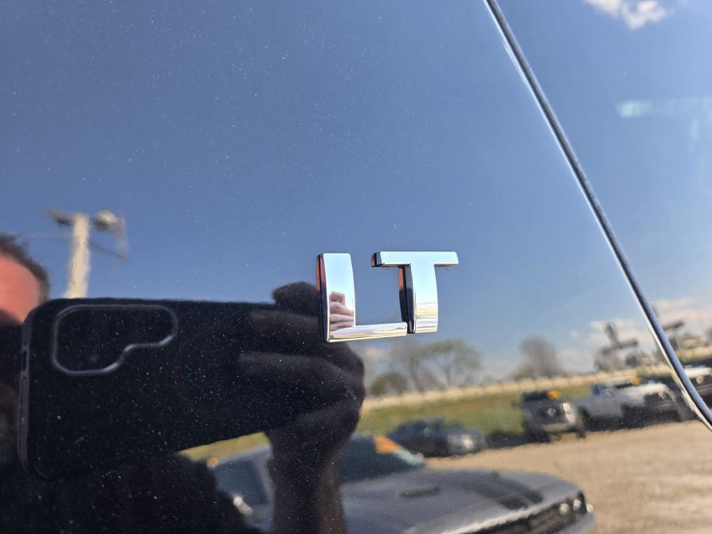 2012 Chevrolet Suburban Image 13