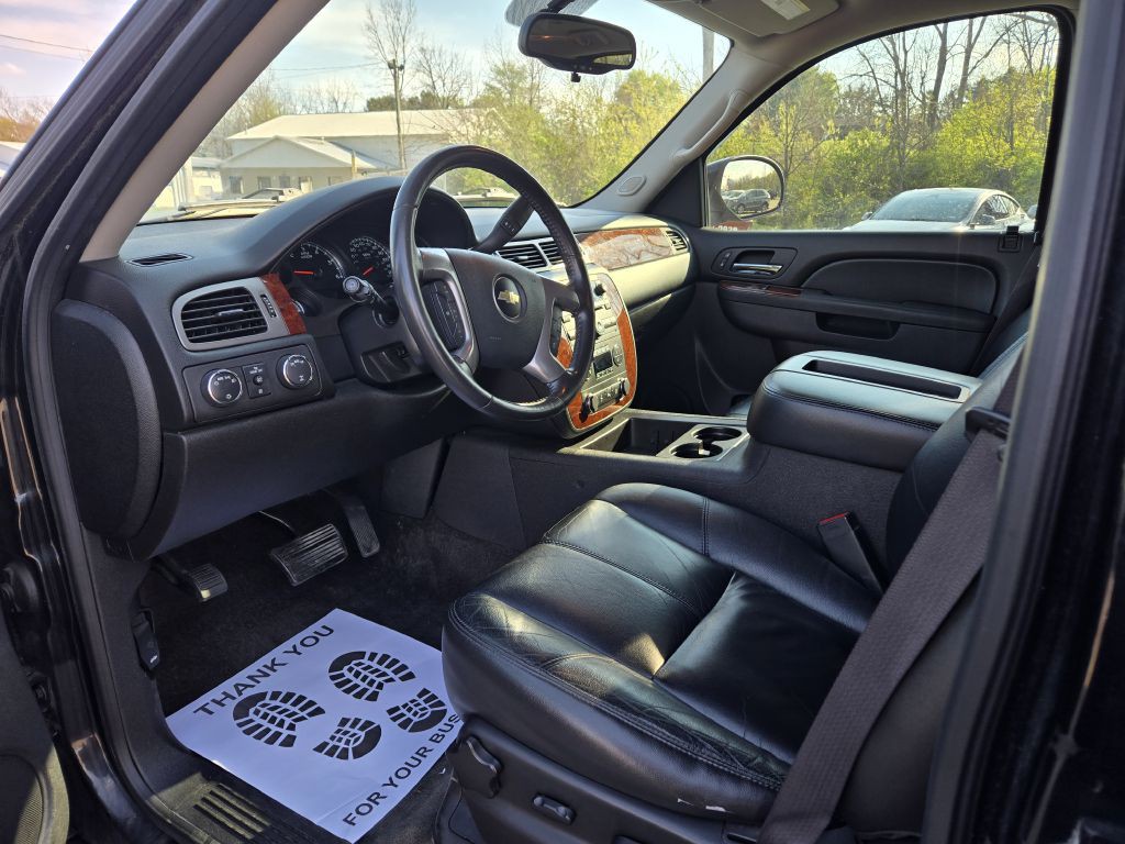 2012 Chevrolet Suburban Image 14