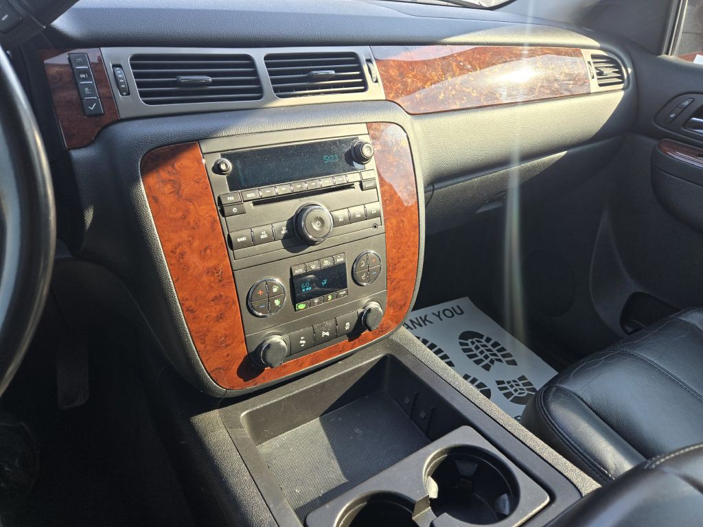 2012 Chevrolet Suburban Image 18