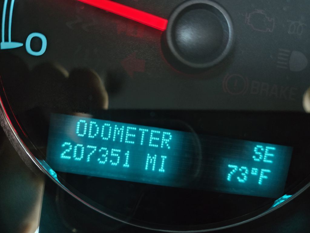 2012 Chevrolet Suburban Image 21