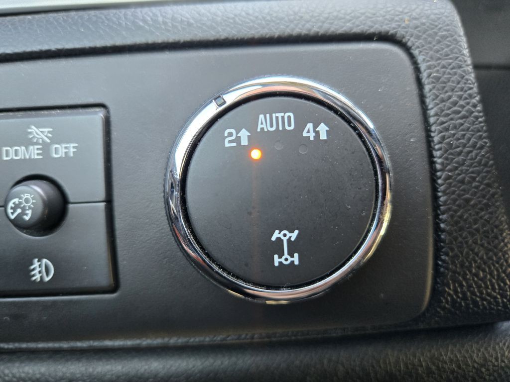 2012 Chevrolet Suburban Image 22