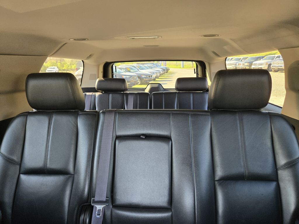 2012 Chevrolet Suburban Image 24