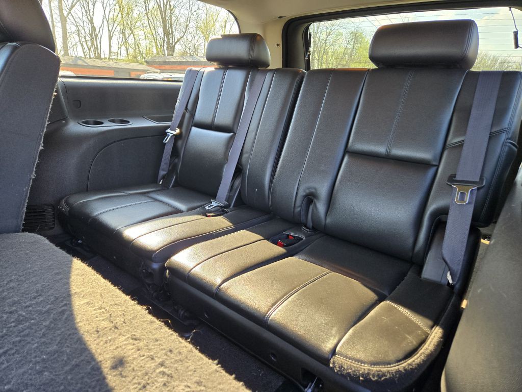 2012 Chevrolet Suburban Image 27
