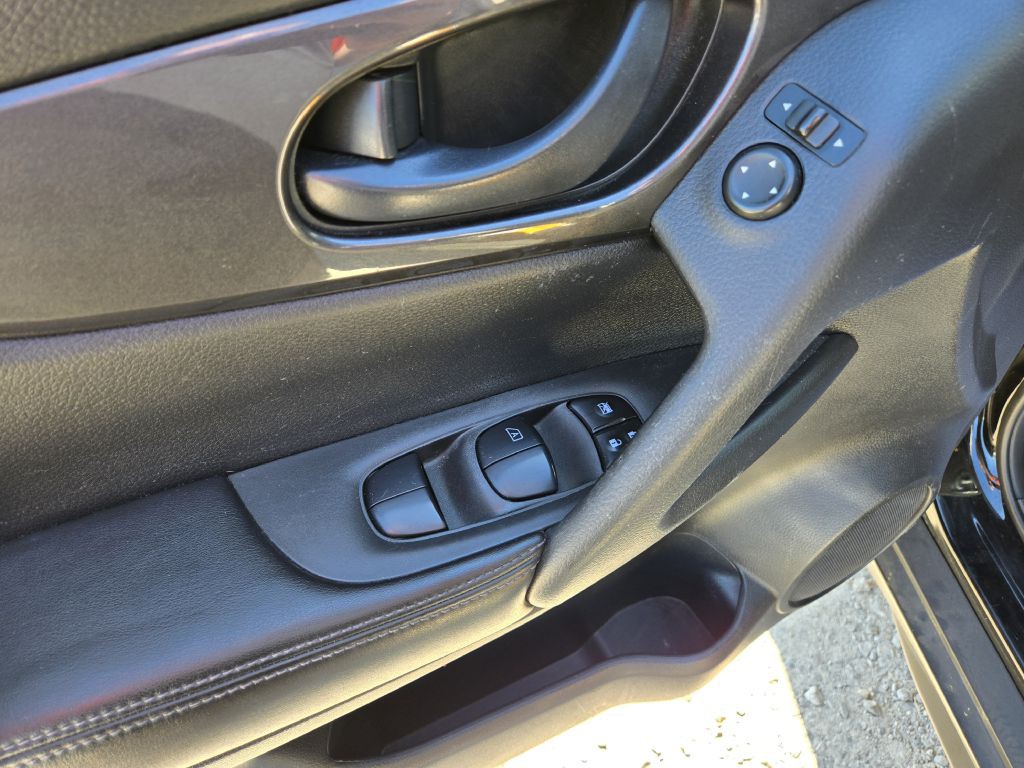 2020 Nissan Rogue Image 13