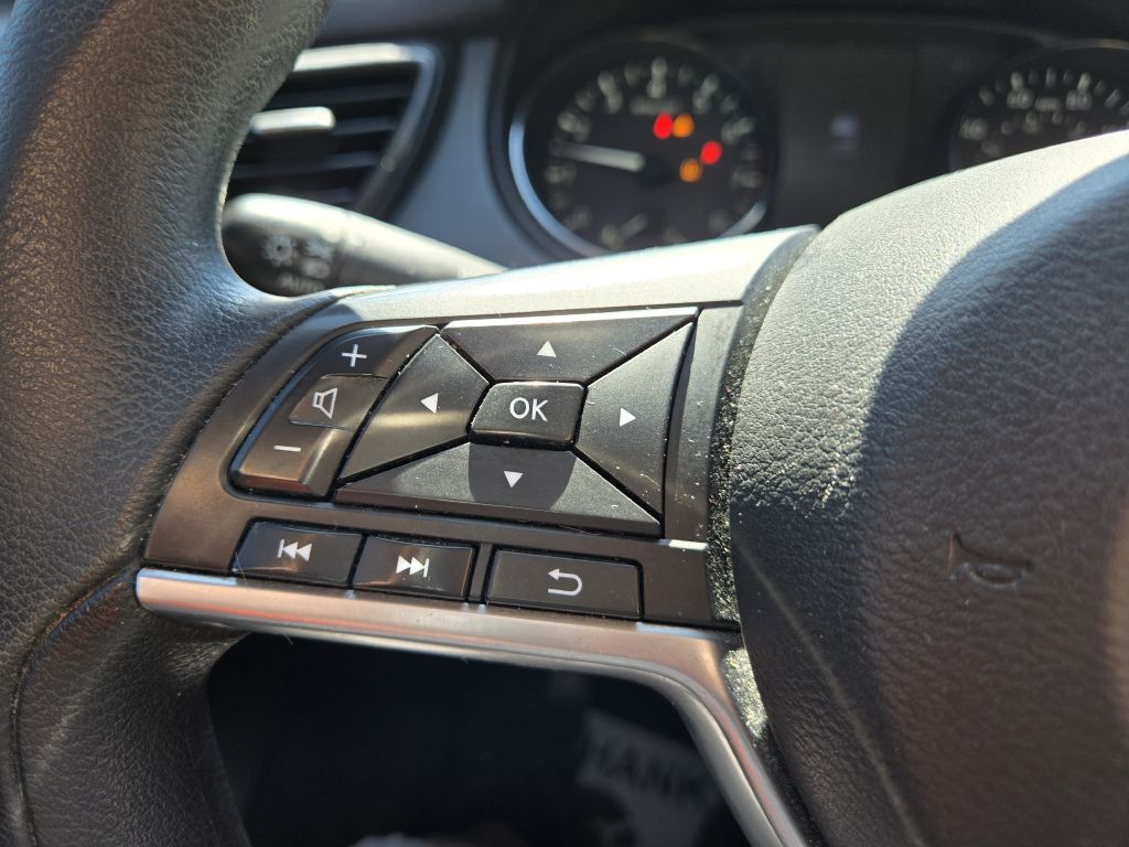 2020 Nissan Rogue Image 16