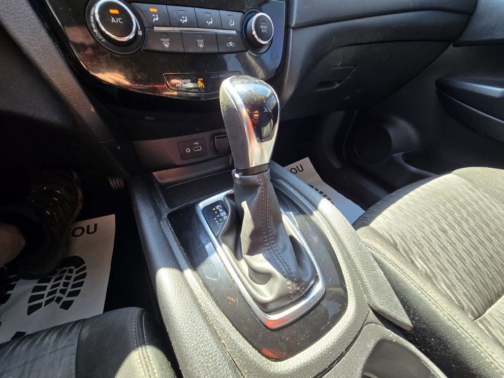 2020 Nissan Rogue Image 19