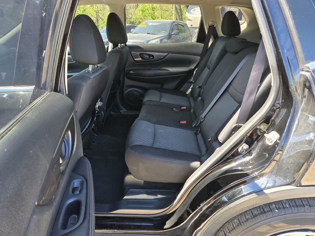 2020 Nissan Rogue Image 24