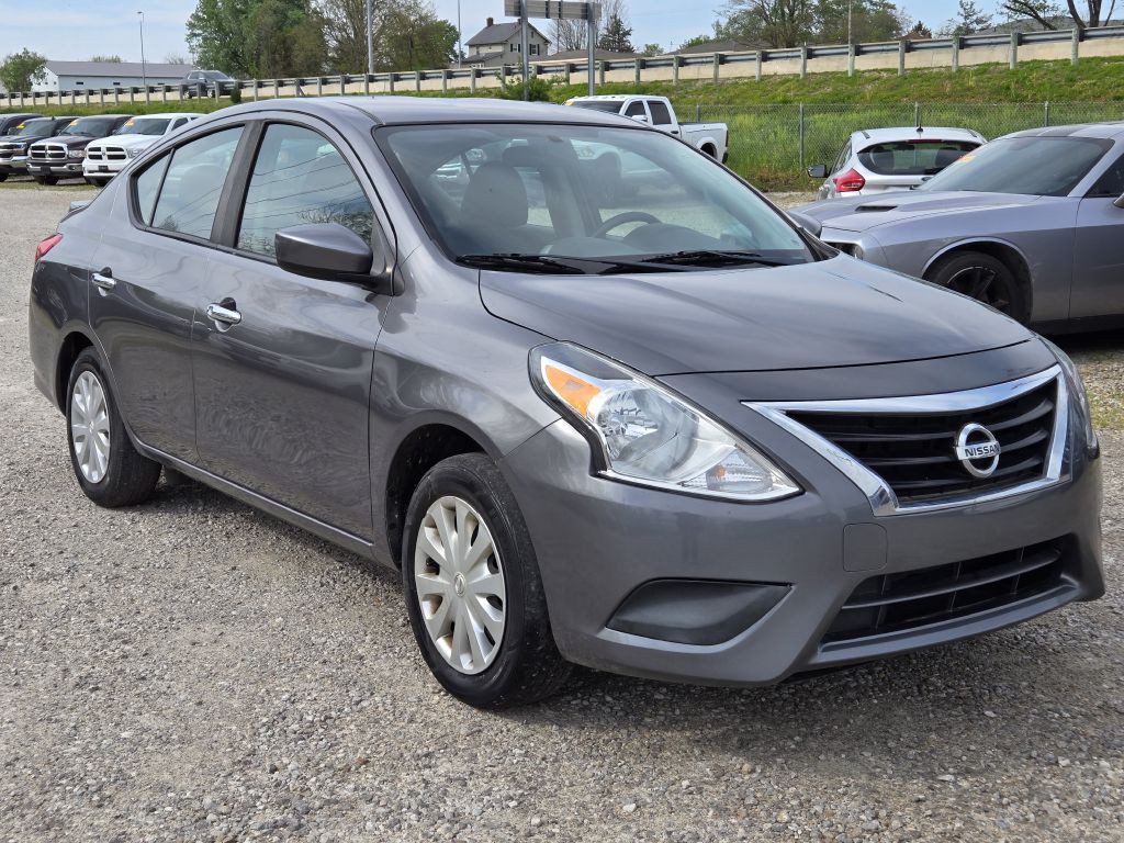 2019 Nissan Versa Image 3