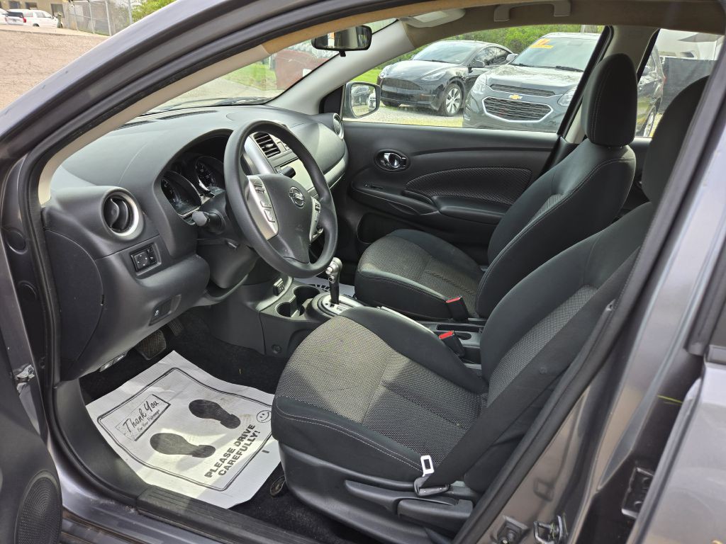 2019 Nissan Versa Image 12