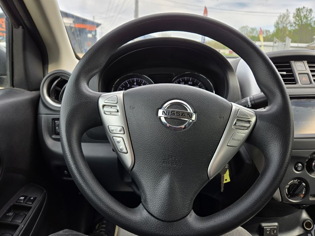 2019 Nissan Versa Image 15
