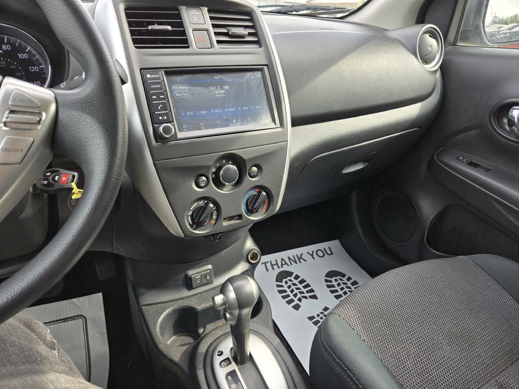 2019 Nissan Versa Image 16
