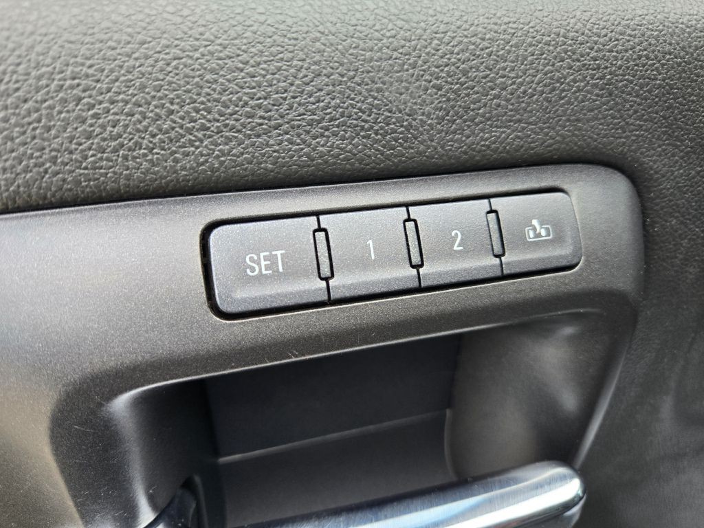 2015 GMC Sierra Image 16