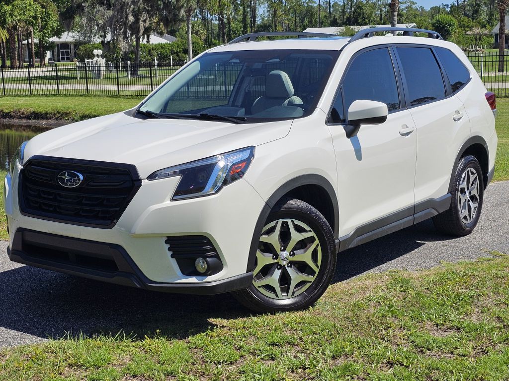 2023 Subaru Forester Image 1